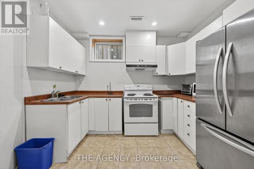 21 Silver Trail, Barrie, ON - Indoor Photo Showing Kitchen With Double Sink