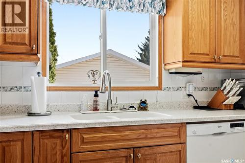 3355 Fairlight Drive, Saskatoon, SK - Indoor Photo Showing Kitchen With Double Sink