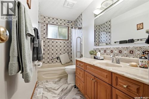 3355 Fairlight Drive, Saskatoon, SK - Indoor Photo Showing Bathroom