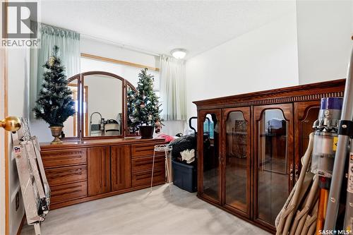 3355 Fairlight Drive, Saskatoon, SK - Indoor