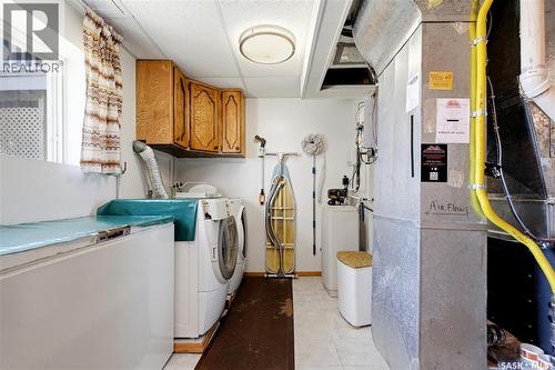 3355 Fairlight Drive, Saskatoon, SK - Indoor Photo Showing Laundry Room