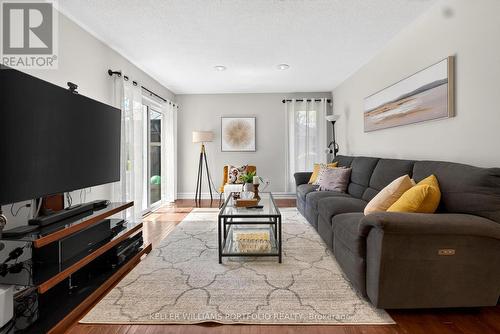 38 Laurelcrest Street, Brampton, ON - Indoor Photo Showing Living Room