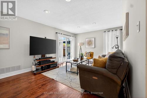 38 Laurelcrest Street, Brampton, ON - Indoor Photo Showing Living Room