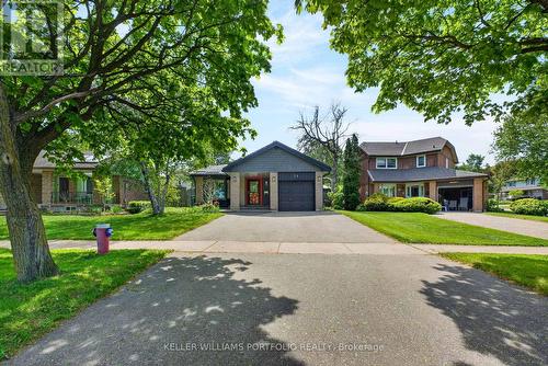 38 Laurelcrest Street, Brampton, ON - Outdoor With Facade