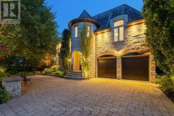 45 GORDON ROAD Toronto, ON M2P 1E2