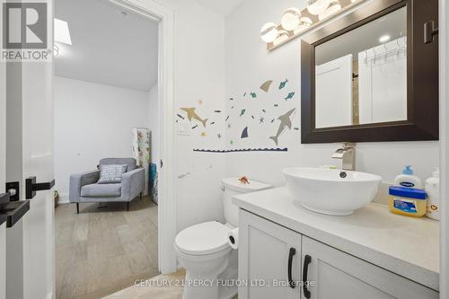 195 Danforth Road, Toronto, ON - Indoor Photo Showing Bathroom