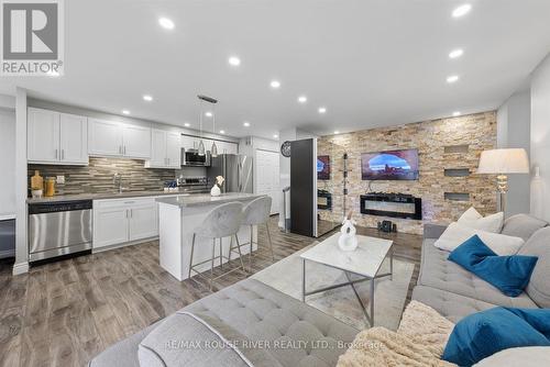 907 - 90 LING ROAD  Toronto, ON M1E 4Y3