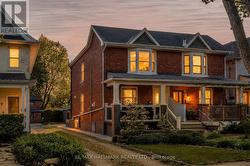 4 WAYLAND AVENUE Toronto, ON M4E 3C7