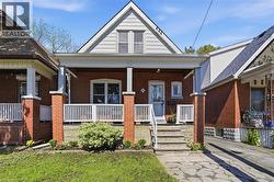 43 CAMERON Avenue N  Hamilton, ON L8H 4Y9