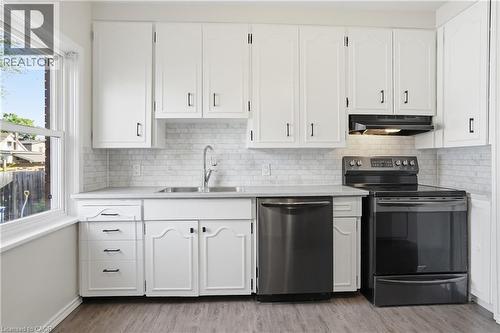 43 Cameron Avenue N, Hamilton, ON - Indoor Photo Showing Kitchen