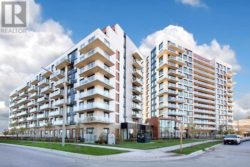 #404 - 6 DAVID EYER ROAD  Richmond Hill, ON L4S 0N5