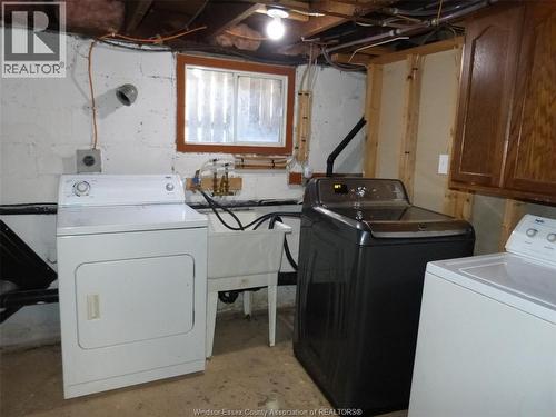 1434 Tecumseh Boulevard, Windsor, ON - Indoor Photo Showing Laundry Room