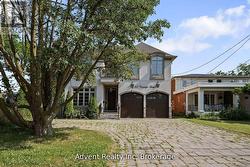 141 CONNAUGHT AVENUE Toronto, ON M2M 1H3