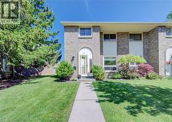 150 GATESHEAD Crescent Unit# 17  Stoney Creek, ON L9G 4A7