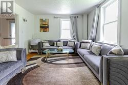 735 BETHUNE STREET - 