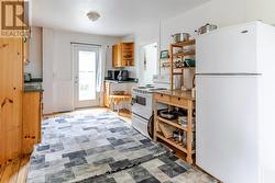 735 BETHUNE STREET - 