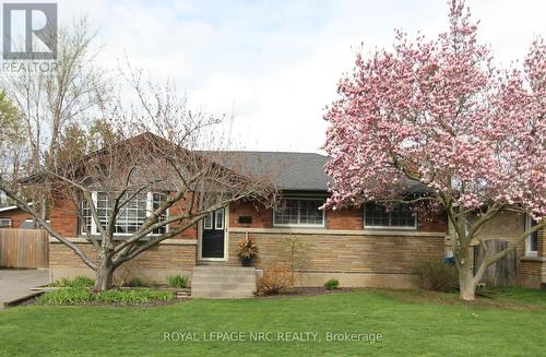 9 GREENHILL DRIVE  Thorold (Thorold Downtown), ON L2V 1W4