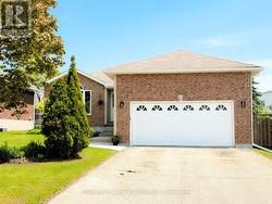 2225 LORRAINE DRIVE Peterborough (Northcrest Ward 5), ON K9L 1Y6