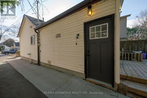 945 Colborne Street, London East (East B), ON - Outdoor With Exterior