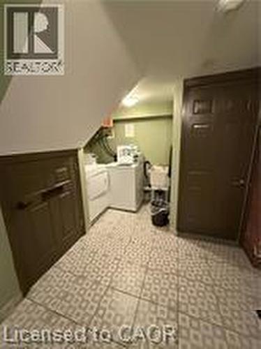 947 Main Street E Unit# 6, Hamilton, ON - Indoor Photo Showing Laundry Room