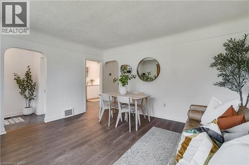209 Bedford Road, Kitchener, ON - Indoor
