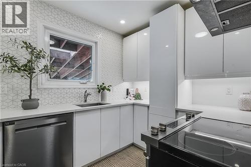 209 Bedford Road, Kitchener, ON - Indoor Photo Showing Other Room