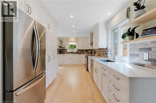 42 Handorf Drive, Cambridge, ON - Indoor Photo Showing Kitchen