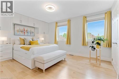 42 Handorf Drive, Cambridge, ON - Indoor Photo Showing Bedroom