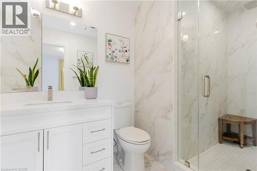 42 Handorf Drive, Cambridge, ON - Indoor Photo Showing Bathroom