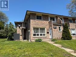 2 - 977 FRANCIS ROAD  Burlington, ON L7T 3Z1
