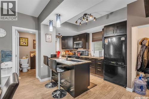 727 6Th Avenue N, Saskatoon, SK - Indoor Photo Showing Kitchen