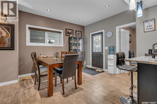 727 6Th Avenue N, Saskatoon, SK - Indoor Photo Showing Dining Room