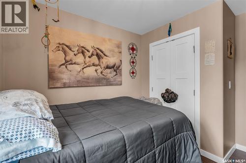 727 6Th Avenue N, Saskatoon, SK - Indoor Photo Showing Bedroom