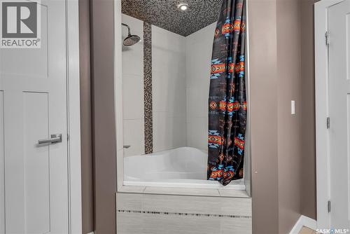 727 6Th Avenue N, Saskatoon, SK - Indoor