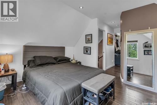 727 6Th Avenue N, Saskatoon, SK - Indoor Photo Showing Bedroom