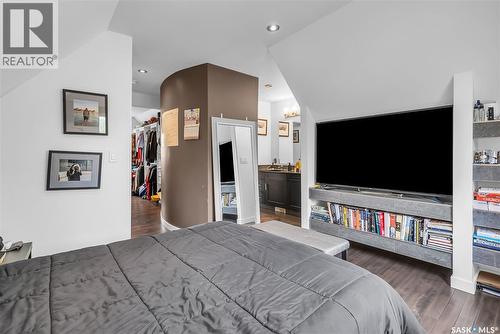 727 6Th Avenue N, Saskatoon, SK - Indoor Photo Showing Bedroom