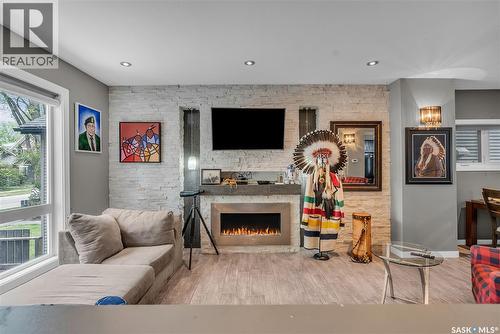727 6Th Avenue N, Saskatoon, SK - Indoor With Fireplace