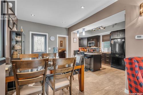 727 6Th Avenue N, Saskatoon, SK - Indoor Photo Showing Dining Room