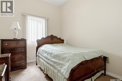 2534 Windsor Park Road, Regina, SK - Indoor Photo Showing Bedroom