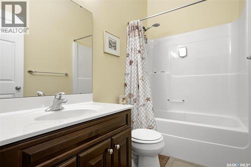 2534 Windsor Park Road, Regina, SK - Indoor Photo Showing Bathroom