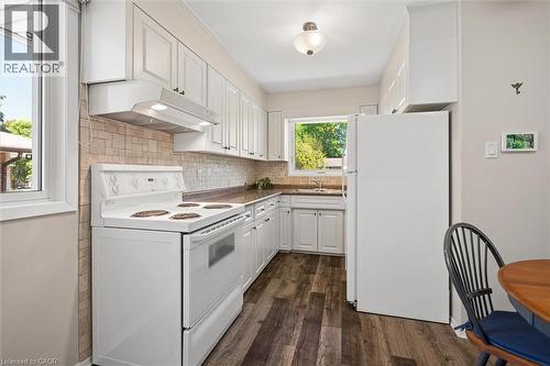 105 Silverspring Crescent, Kitchener, ON - Indoor Photo Showing Kitchen