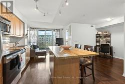 562 - 209 FORT YORK BOULEVARD Toronto (Niagara), ON M5V 4A1