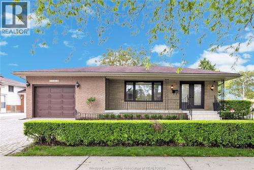 10515 MULBERRY  Windsor, ON N8R 1H7