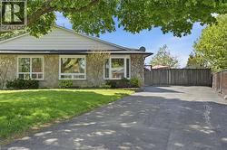 35 GRETNA Court  Hamilton, ON L9C 4V1