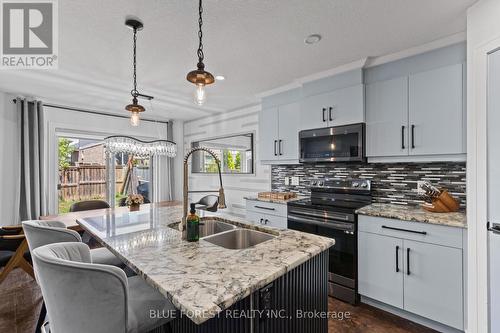3293 Casson Way, London South (South W), ON - Indoor Photo Showing Kitchen With Double Sink With Upgraded Kitchen