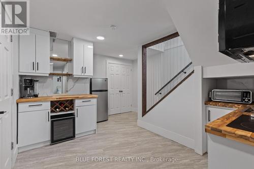 3293 Casson Way, London South (South W), ON - Indoor Photo Showing Kitchen