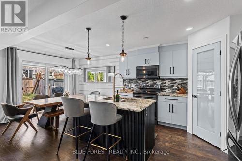 3293 Casson Way, London South (South W), ON - Indoor Photo Showing Kitchen With Upgraded Kitchen