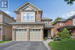 8 INVERARY COURT Whitby, ON L1R 2R2