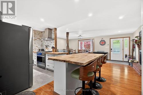 145 Suncoast Drive W, Goderich (Goderich (Town)), ON - Indoor Photo Showing Kitchen