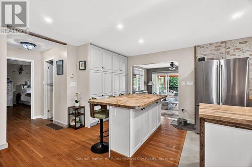 145 Suncoast Drive W, Goderich (Goderich (Town)), ON - Indoor Photo Showing Kitchen